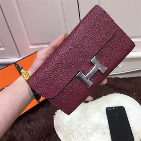 hermes constance wallet size